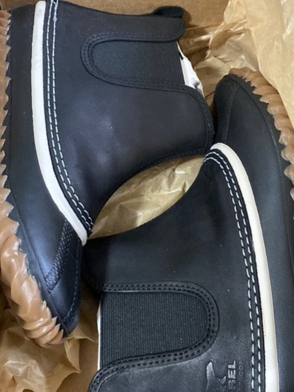 Sorel Out 'N About Chelsea Duck Boots 5 leather women casual office winter fall